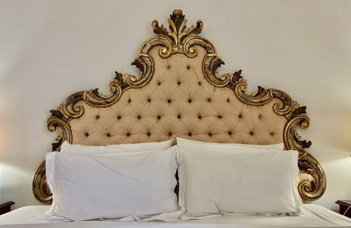 Tierce Other | Marquis Room in Chateau la Bainerie