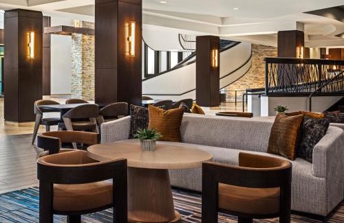 Normal Hotel | Marriott Bloomington Normal Hotel and Conference Center