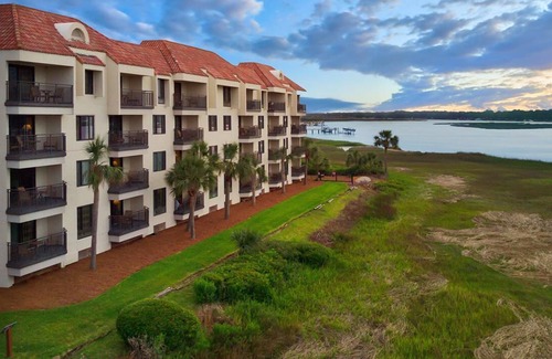 Palmetto Dunes Condo | Marriott Harbour Point/Sunset Pointe@Shelter Cove:2-bedroom condo.Many amenities