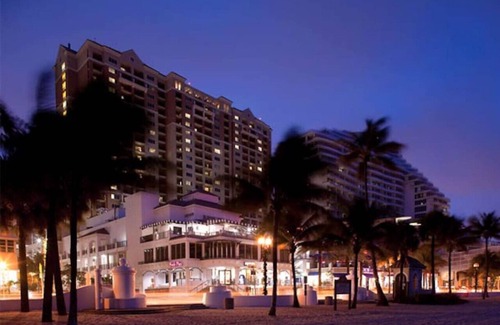 Central Beach Condo | Marriott's BeachPlace Towers Luxury Guest Room