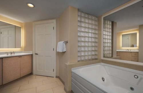 Hilton Head Resort | Marriott's Hilton Head Island 2-bedroom resort with WiFi, fitness room n