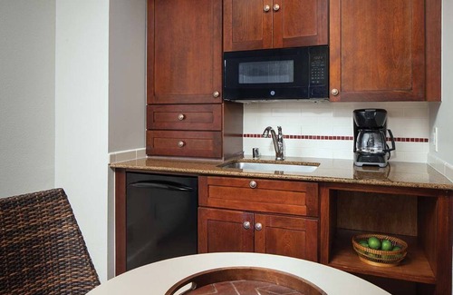 Lihue Condo | Marriott's Kaua‘i Beach Club | Five Parlor Suites