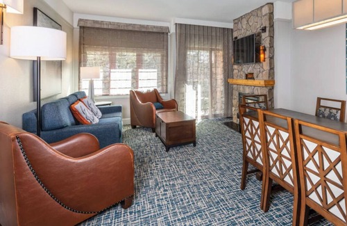 South Lake Tahoe Hotel | Marriott's Timber Lodge