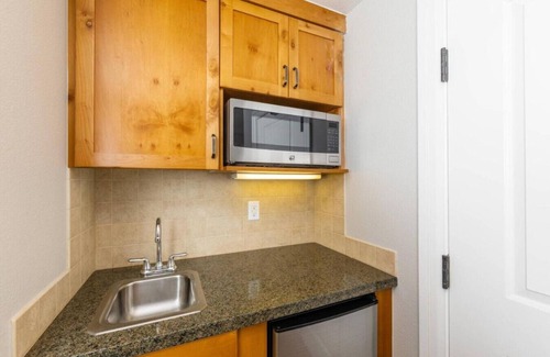 South Lake Tahoe Condo | Marriott Timber Lodge Luxury Studio