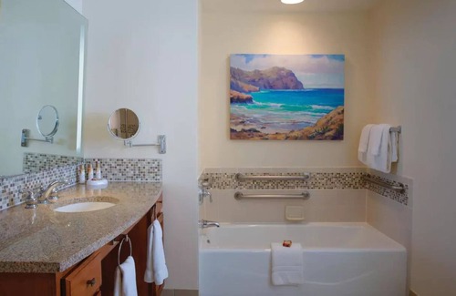 Poipu Hotel | Marriott Waiohai Beach Club: 2 bedroom Villa on Poipu Beach - August
