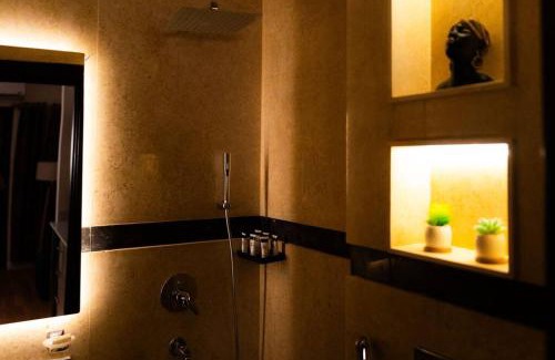 The 5th Settlement Apartment | Marron Pharaohs Nefertiti