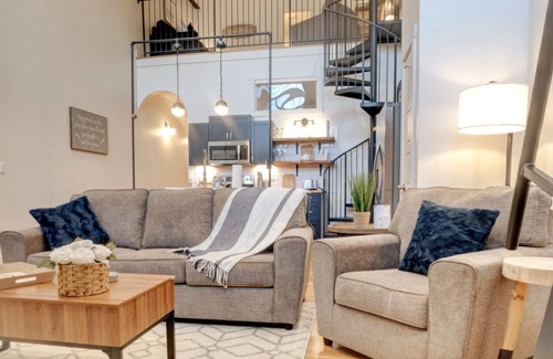 Mars Hill Apartment | Mars Hill Retreat: Cozy 3bd - Scandi Loft Oasis