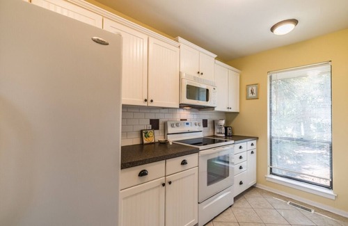 Saint Helena Island Villa | Marsh Haven - Beautiful marsh view, center island, walk to the beach, 236 Tennis Villa