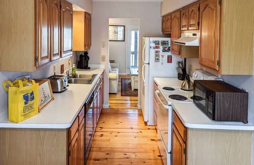 Chincoteague House | Marsh Point - Screened Porch & Shared Dock!