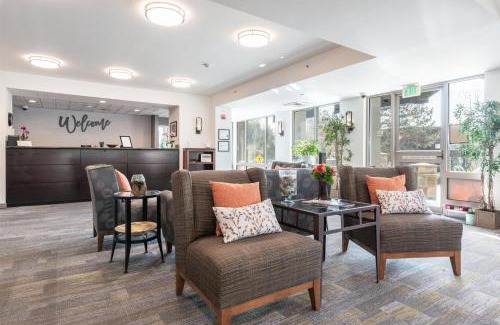 Bainbridge Island Hotel | Marshall Suites Bainbridge Island, SureStay Collection by BW