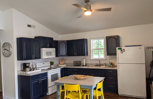 Big Creek House | MarshMellow Floating House @ Whitman Hollow Marina- Norris Lake
