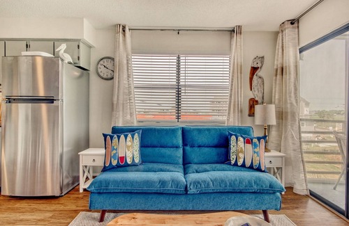 Garden City Condo | Marshside Inn 201 - Marshfront complex in Garden City Beach