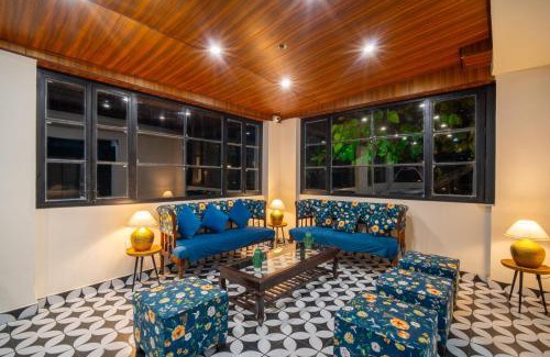 Lansdowne Hotel | Marten's Wilderness Retreat