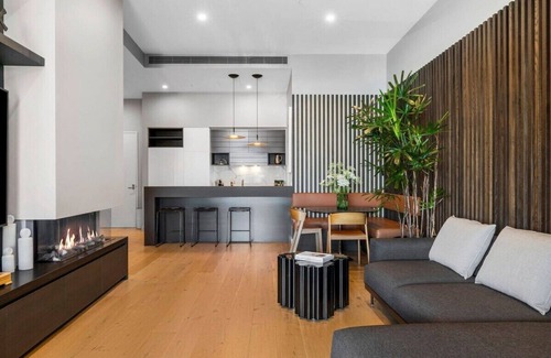 Safety Beach Apartment | Martha's Retreat - Waterfront Luxury