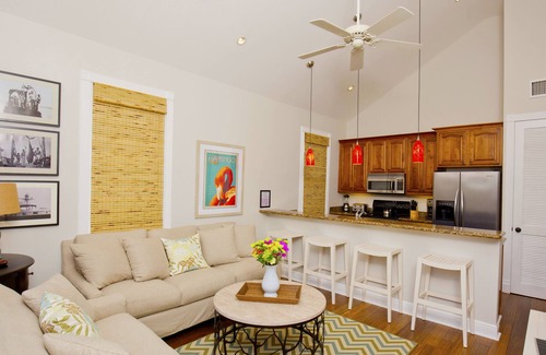 Old Town House | ~ MARTHA TRUMAN SUITE ~ Walk to Duval Street from this beautiful property!