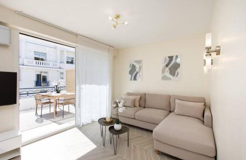 Cannes City Centre Apartment | Martinez area Superb 1 bed w XXL terrace