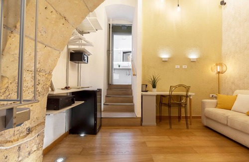 Historic Castle District House | Martini Rooms Castello