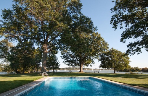 Trappe House | Martins Point: Secluded historic waterfront estate -pool, beach, dock & more!