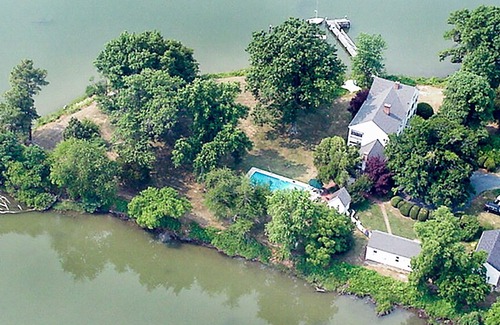 Trappe House | Martins Point: Secluded historic waterfront estate -pool, beach, dock & more!