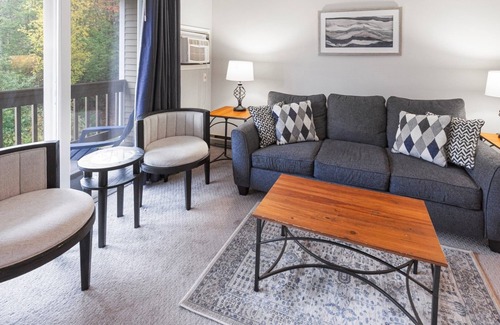 Gilford Condo | Marty's Bay- Updated 1-bedroom w/Lake Access
