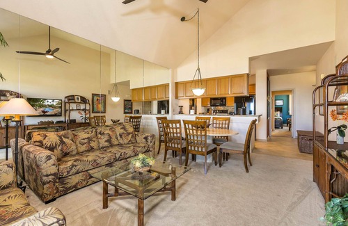 Wailea Condo | Marvel at picturesque Views From This Premier Hawaiian Retreat!