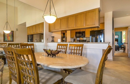 Wailea Condo | Marvel at picturesque Views From This Premier Hawaiian Retreat!
