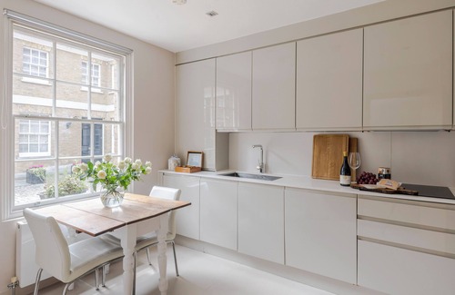 Bryanston and Dorset Square House | MARVELLOUS MARYLEBONE 2 BED TOWNHOUSE. PERFECT CENTRAL LOCATION