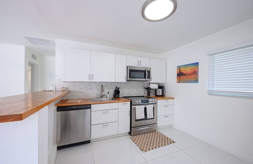 Fort Lauderdale Apartment | Marvelous 2-bedroom apartment with AC in Dania Beach