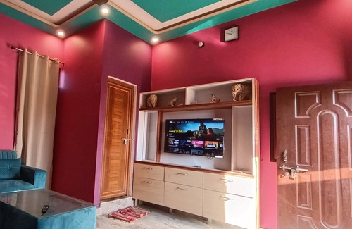 Naini Apartment | Marvelous 3-bedroom apartment with WiFi in Prayagraj