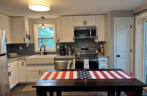 Plymouth House | Marvelous 4-bed 2-bath house in Plymouth, walking distance to the beach.