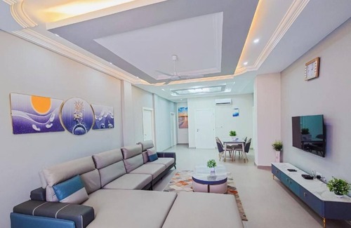 Achimota Apartment | Marvelous 4-bedroom apartment in Achimota with AC