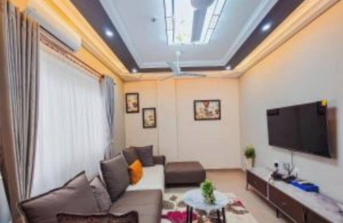 Achimota Apartment | Marvelous 4-bedroom apartment in Achimota with AC