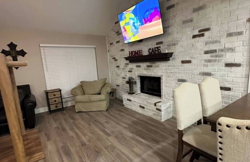 La Porte House | Marvelous 4-bedroom house three full bathrooms in LaPorte