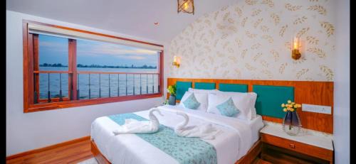 Alappuzha Boat Rental | Marvelous Boathouse
