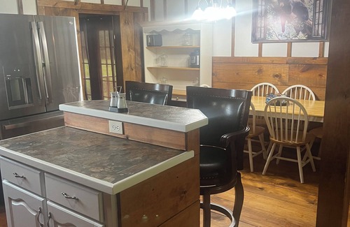 Alabama Cabin | Marvelous cabin with fenced in yard in charming Stamps Arkansas