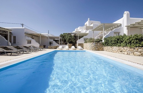 Ornos House | Marvi house with shared pool - My Rental Homes
