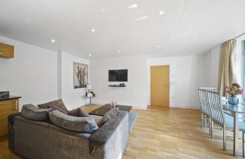 Bermondsey Apartment | Marx Stylish 1-Bed Apartment Near London Bridge & Tower Bridge - Great Location with Free Parking