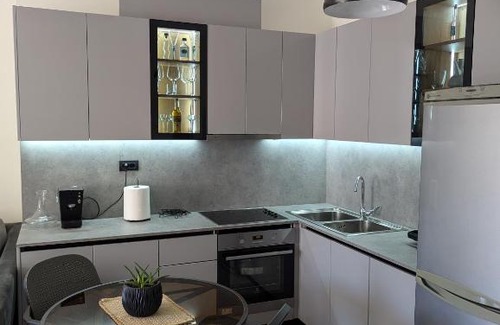 Golem Apartment | Mary's Beach Apartament Qerret
