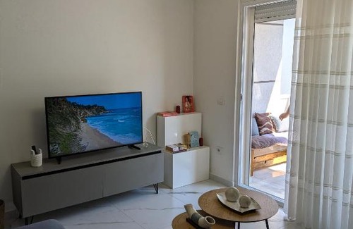Golem Apartment | Mary's Beach Apartament Qerret