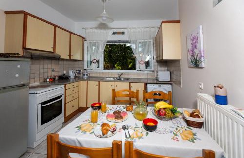 Mazarakata Apartment | Mary's house