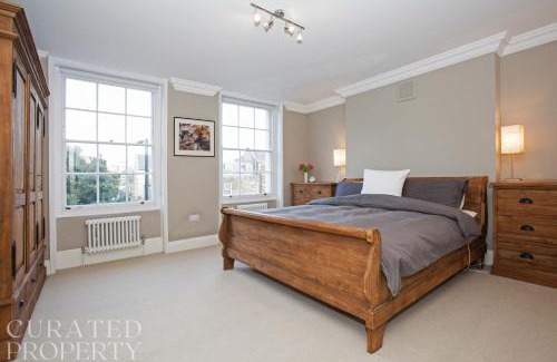 St. Johns Wood Apartment | Marylebone Luxury 2-Bed Duplex with Terrace