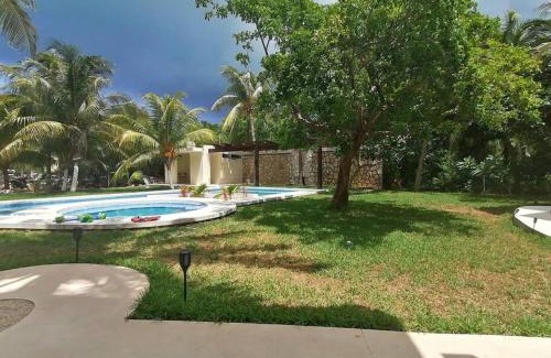 Isla Mujeres Apartment | Marysol d11 private beach next to nomads
