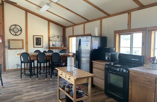 Marysvale Cabin | MARYSVALE UT-Charming 3Bed/2Bath Cabin 1400 sq ft TOP FLOOR on OHV nPaiute Trail