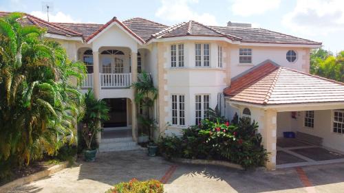 Paynes Bay Villa | Marzalea 5 Bd Villa by ZenBreak