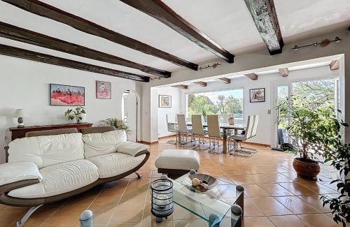 Saintes-Maries-de-la-Mer House | Mas authentique pour 8 personnes, piscine et jardin fleuri - FR-1-475-229