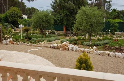 Roquefort-les-Pins Bed & Breakfast | Mas d'Azur