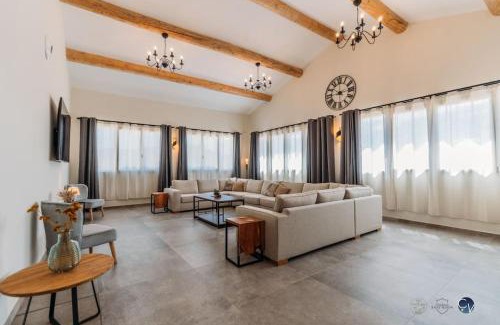 Saint-Christol-de-Rodieres Villa | Mas de Toulair, Charme et confort 5 étoiles
