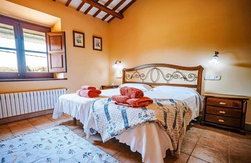Vall-Llobrega Villa | Mas dels Avis Tipica Masia Catalana