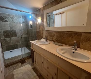Tavernes Bed & Breakfast | Mas des Lavandes avec vue & Piscine en Provence, 15 min des gorges du Verdon VAR