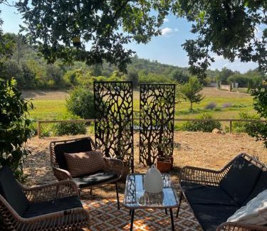 Tavernes Bed & Breakfast | Mas des Lavandes avec vue & Piscine en Provence, 15 min des gorges du Verdon VAR